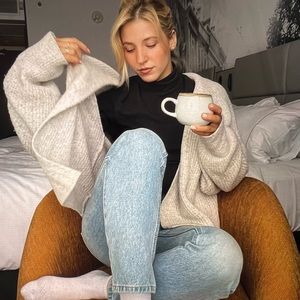 The ‘90s Cheeky Jean these are a 30 crop and the inseam is 26 1/2.